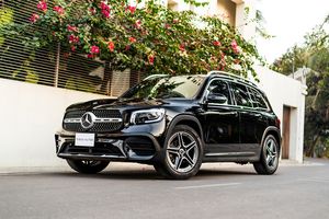 Mercedes-Benz GLB 200 in Black Metallic 2023 for Sale