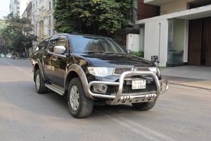 Mitsubishi l200 Carryboy Sunroof 2010 for Sale