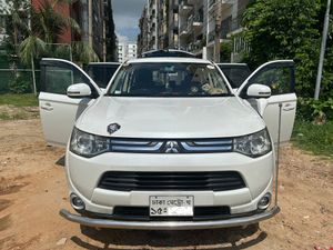 Mitsubishi Outlander Standard-7 Seaters 2013 for Sale