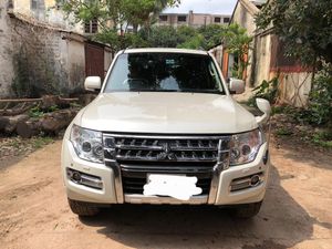 Mitsubishi Pajero . 2013 for Sale