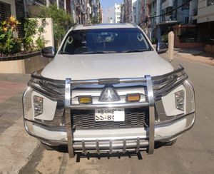 Mitsubishi Pajero Sport 7Seat Sunroof 2019 for Sale