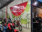 মোটরসাইকেল মোছার কাজ