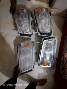 পিকআপ বা ট্রাকের চারটি হেডলাইট for Sale