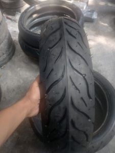 Resoling/Retreated Tubeless Motorbike Tire R-17 for Sale