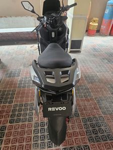Revoo-E52 2025 for Sale
