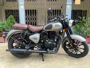 Royal Enfield Classic 350 ১০,বছরের কাগজ করা 2025 for Sale
