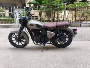 Royal Enfield Classic 350 ALL MOST NEW 2025 for Sale Royal Enfield Classic 350 ALL MOST NEW 2025 for Sale