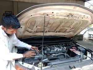 সকল প্রকার গাড়ি দক্ষ টেকনিশিয়ান দ্বারা সার্ভিস ও রিপেয়ার করা হয় for Sale