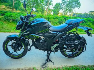 Suzuki Gixxer ABS ফ্রেশ কন্ডিশন 2025 for Sale Suzuki Gixxer ABS ফ্রেশ কন্ডিশন 2025 for Sale
