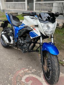 Suzuki Gixxer Dual Tone DD BLUE AND WHITE 2017 for Sale