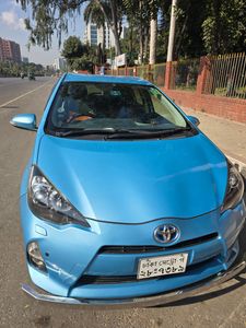 Toyota Aqua HYBRID 2014 for Sale