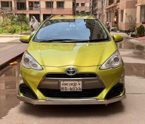 Toyota Aqua HYBRID Push 2016 for Sale