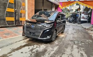 Toyota Esquire GI PREMIUM PUSH - HV 2020 for Sale