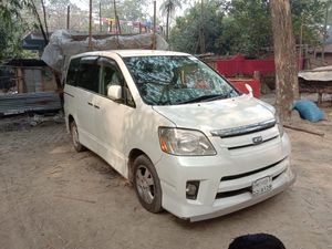 Toyota Noah 2004 for Sale