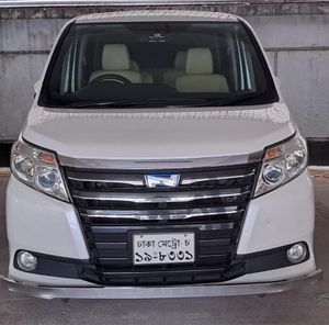 Toyota Noah G 2014 for Sale