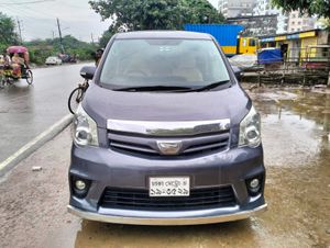 Toyota Noah SI 2 Door Power 2012 for Sale