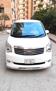 Toyota Noah S,i 2011 for Sale
