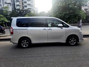 Toyota Noah . 2012 for Sale