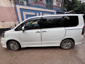 Toyota Noah . 2012 for Sale