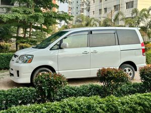 Toyota Noah X Edition New Shape 2004 for Sale