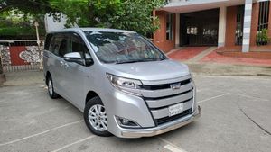 Toyota Noah X HYBRID 2018 for Sale