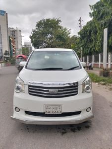 Toyota Noah X Noha japan 2011 for Sale