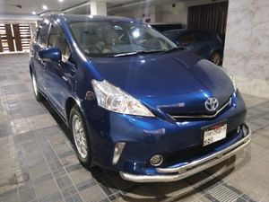 Toyota Prius ALPHA 2014 for Sale