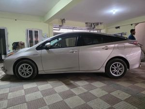 Toyota Prius S Safety Plus 2018 for Sale