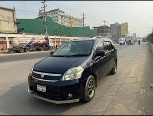 Toyota Raum 2004 for Sale