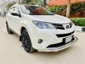 Toyota RAV4 XLE (Sunroof) 2015 for Sale