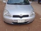 Toyota Vitz . 2000