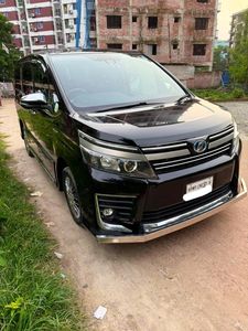 Toyota Voxy . 2017 for Sale