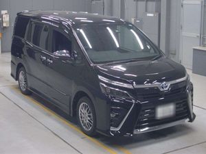 Toyota Voxy hybrid 2020 for Sale