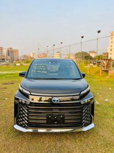 Toyota Voxy SZ Package 2022 for Sale