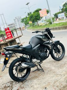 Yamaha FZS-FI V2 Dark Knight ডাবল ডিস্ক 2019 for Sale