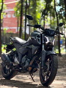 Yamaha FZS V4 BLACK 2025 for Sale