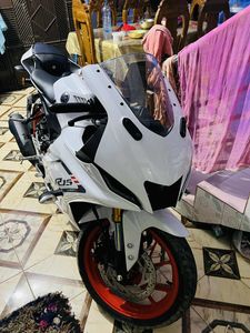Yamaha R15 2025 for Sale