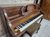 Upright piano