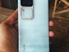 Vivo V30 8..128 (Used)