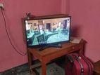waltal 32" smart tv for sell