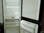 Walton 213 Liter refrigerator