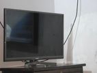 Walton led HD TV 32 inch with pakect memo fresh condition black shorma