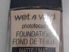 Wet n Wild photo-focus foundation 30 ml ; Shade - Soft Ivory
