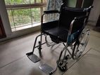 Wheel chair with potti