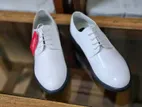 White apex shoe