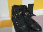 Womens boot shoe brand new verson