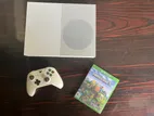 Xbox One S 500gb + Minecraft