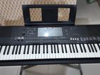 Yamaha electric keyboard