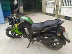 Yamaha FZS 2015