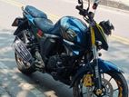 Yamaha FZS 2022